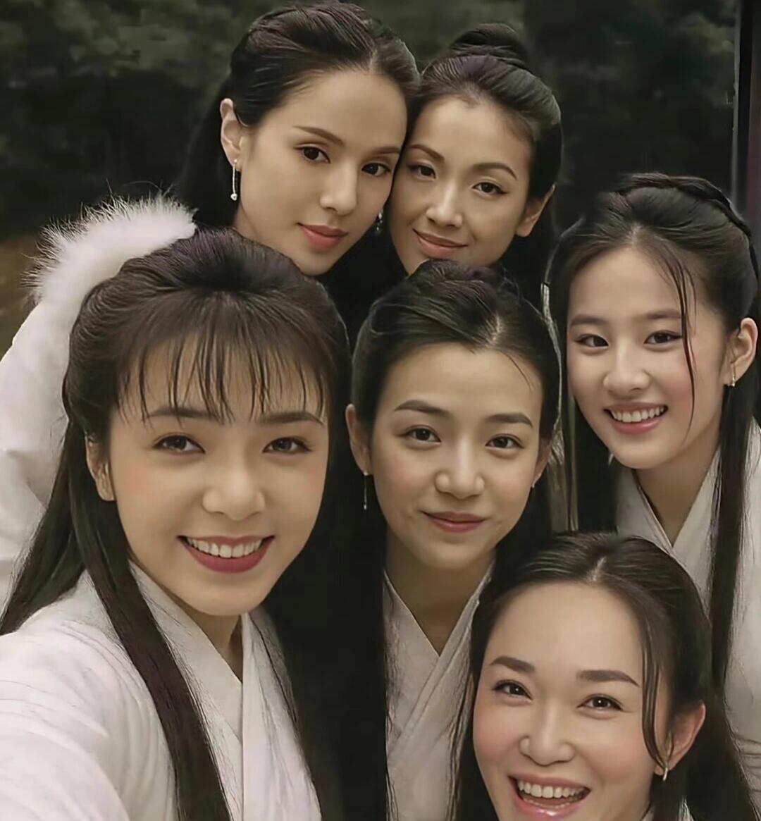金庸笔下的小龙女，被一代代女星赋予不同灵魂。李若彤清冷出尘，自带不食人间烟火的仙