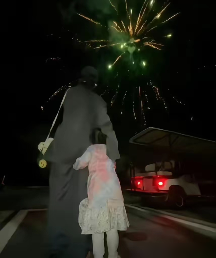 华晨宇当爹的操作，真的把我看傻了。当年和张碧晨未婚生女爆出来，全网骂他纯情人设崩塌，没一点担当。这五