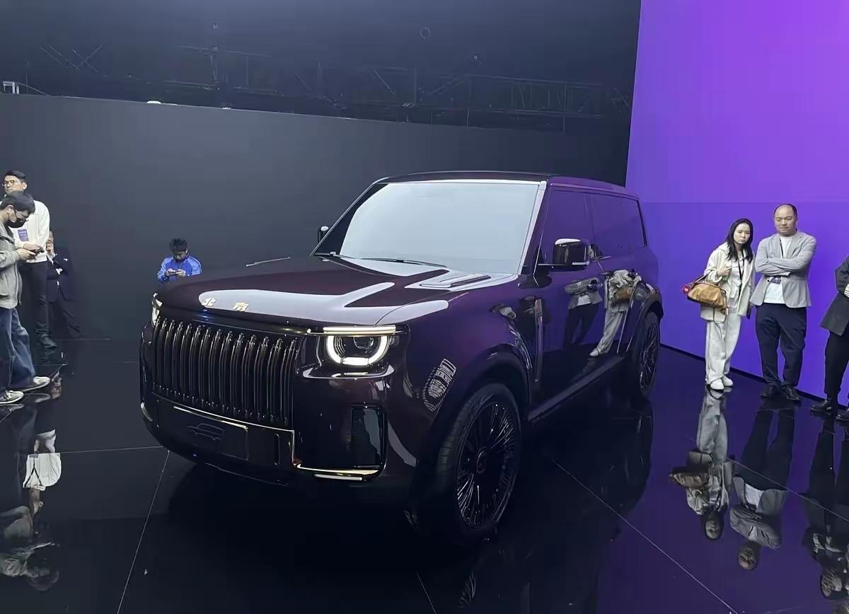 家人们，昨天我还跟你们聊，北京汽车要量产一台车，好多人都误以为是坦克800。现在