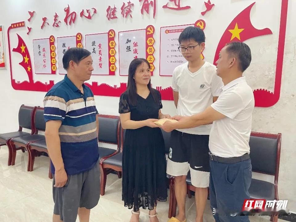 店家的善良有回响，但是…老人店门口离世，店家帮扶反遭索赔，引发舆情金泰米业亲