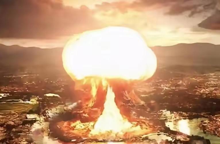 日本专家：投降不是因为美国的原子弹，而是因为苏联发的1个公告。所有人都以为压垮日