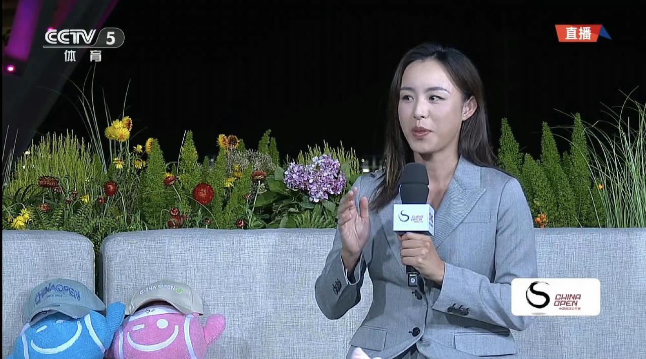 “帅蔷定律”破冰！张帅没想到王蔷会解说自己比赛，球迷因王蔷解说张帅与王欣瑜德比战