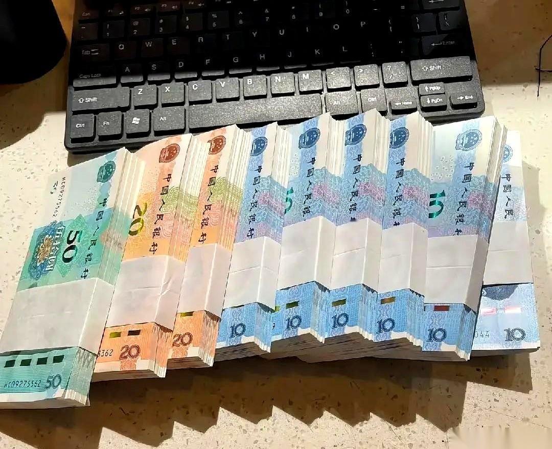 好家伙，银行的客户经理亲自打电话来。我还以为是啥理财产品到期了，结果人家特热情