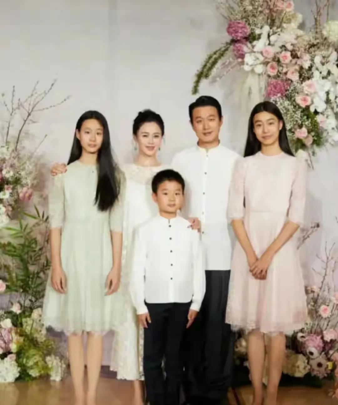 本事大吉林姑娘本事大，敢把影帝给拿下。拍戏回家零绯闻，五口幸福真不差！[