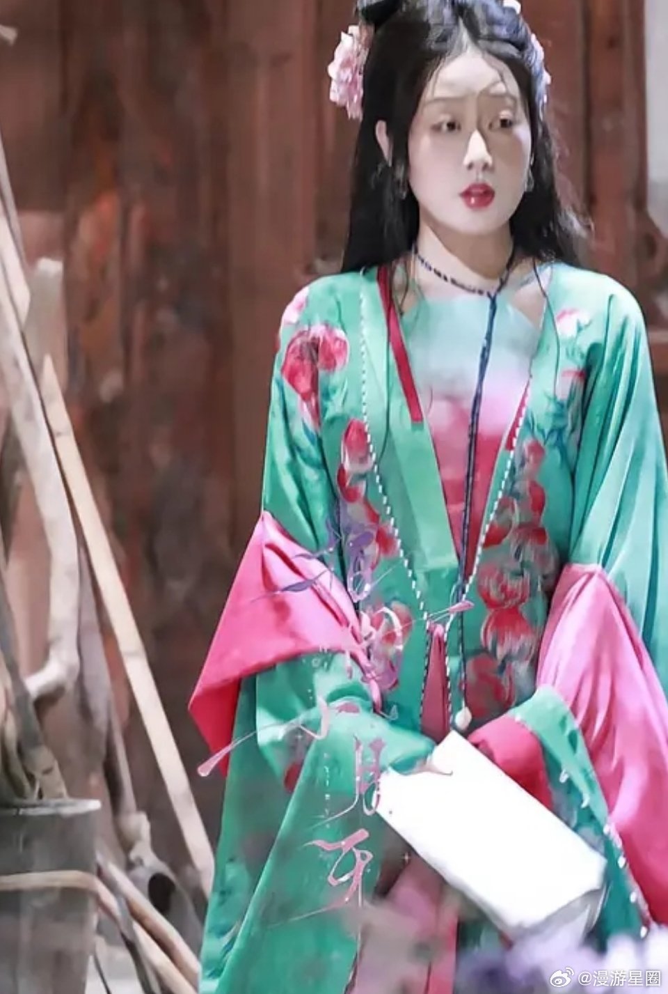 虞书欣还不如替身好看呢[捂脸哭]​​​