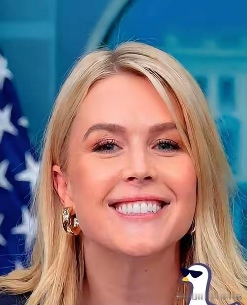 看到白宫这番言论，手里的茶差点没拿稳。12月13日，白宫发言人卡洛琳竟然公然“