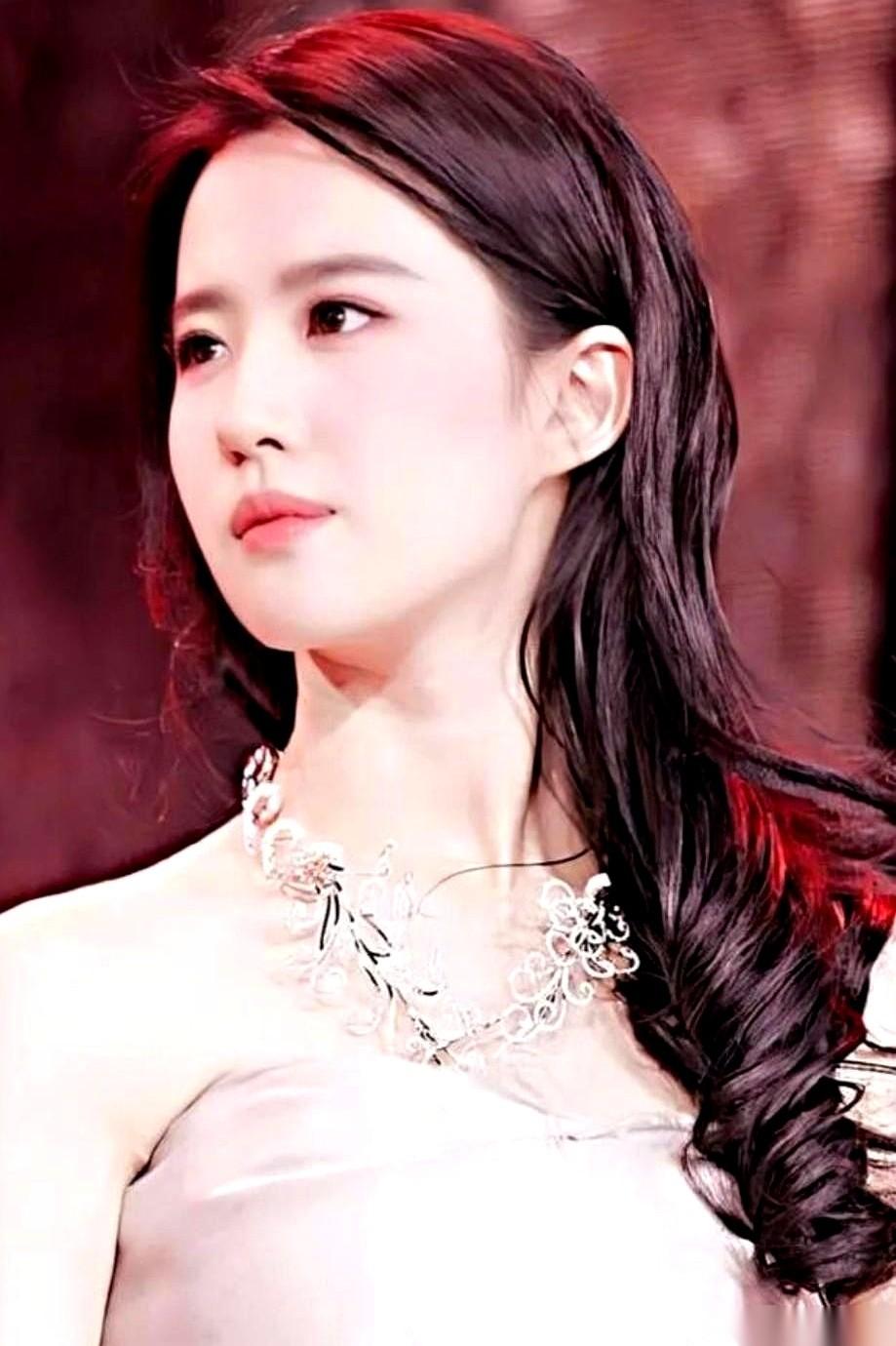 千万别去儿子家养老。真的，去了，你就不是妈，你是个客人。还是个踮着脚尖、生怕打