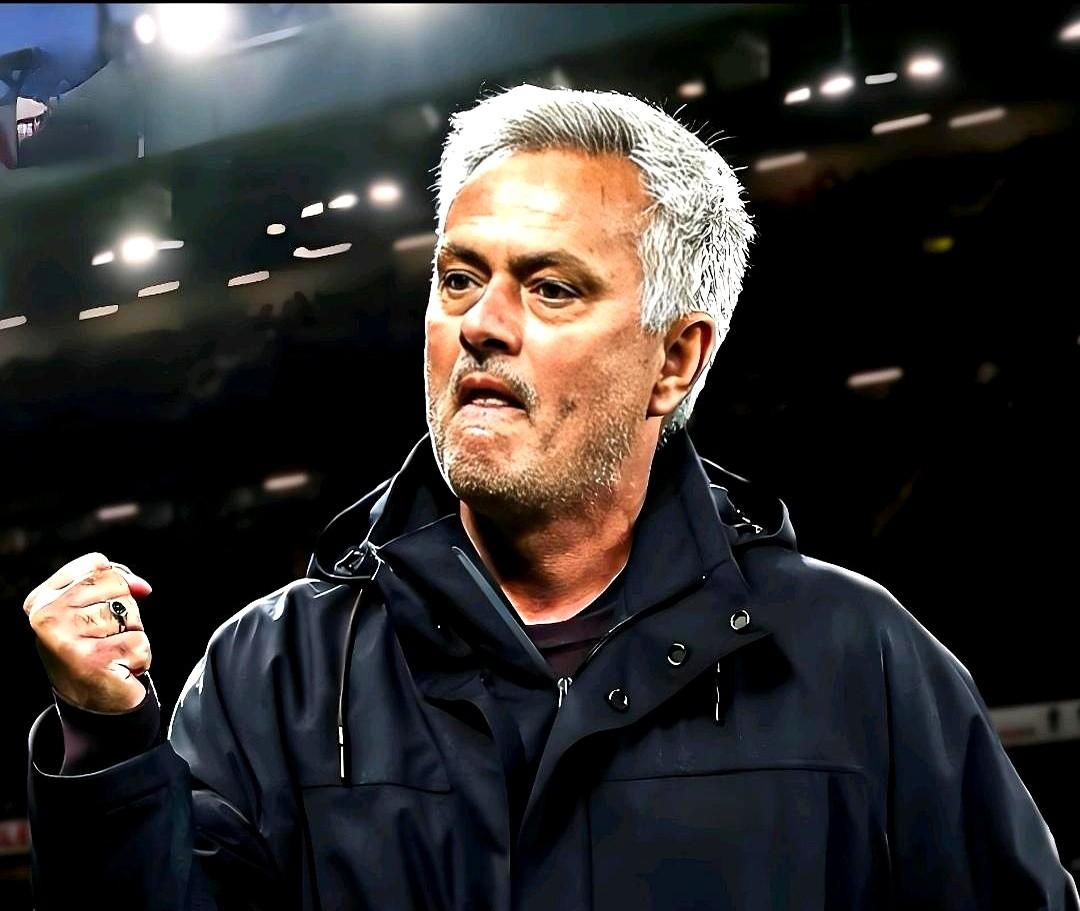 不败金身还在，却被甩开8分，扎心了。葡超第15轮，本菲卡在光明球场5万7千多