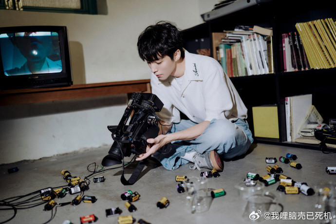 时代少年团转发王俊凯生日博时代少年团祝王俊凯拥抱更多美好与温暖时代少年团转发