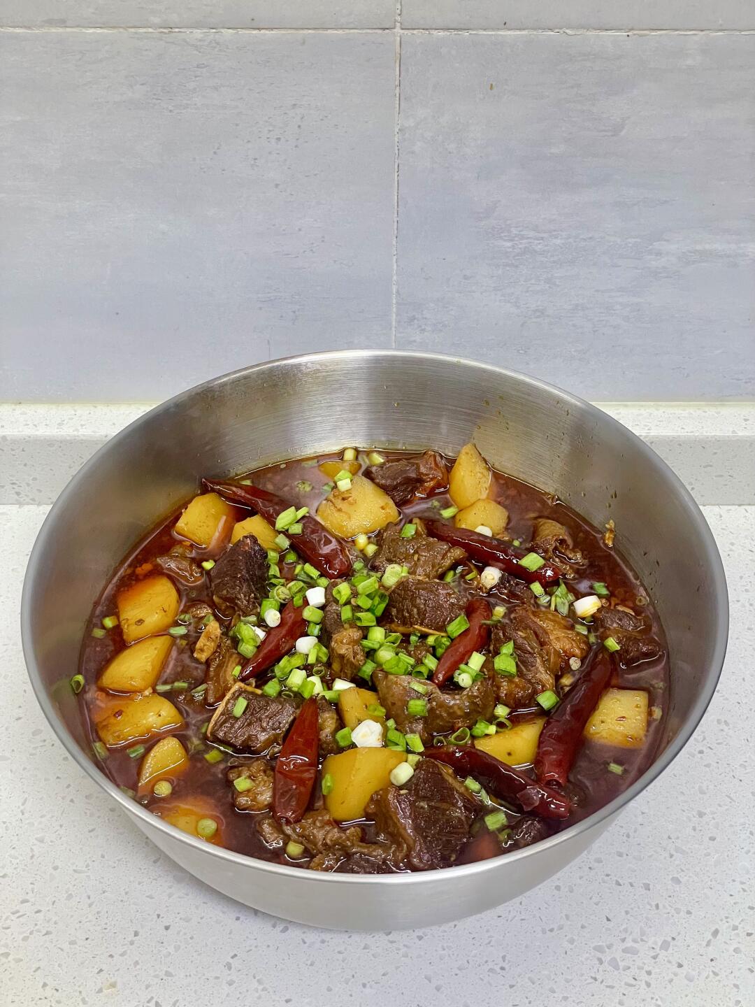 香辣入味的家庭版红烧牛肉，附详细做法～