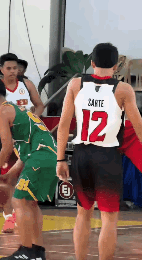 这罚球姿势，里克巴里会流泪，海耶斯看了会心碎！