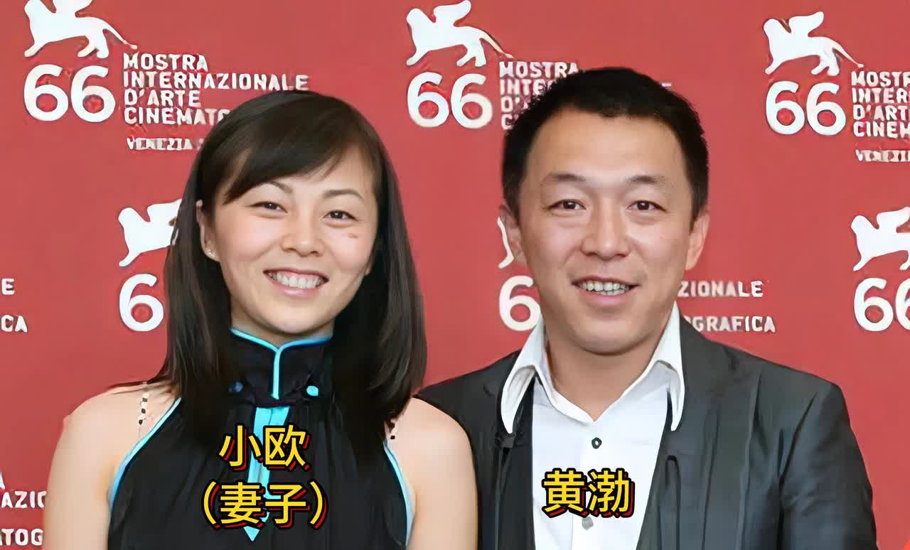 这绝对是最有夫妻相的明星，黄渤和他的妻子小欧相识于微末，他们一起走南闯北，四处商