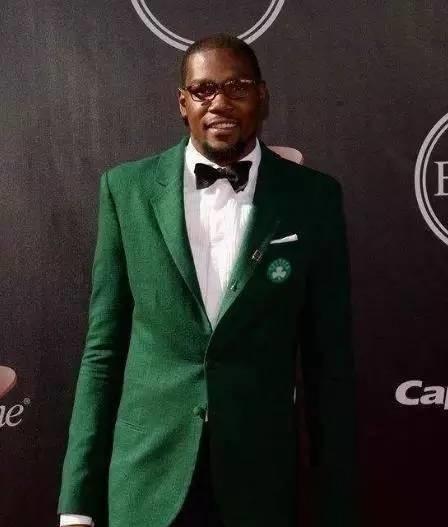 你敢信？7队史诗级交易砸走杰伦格林，火箭要买断杜兰特？2025年6月那笔7队