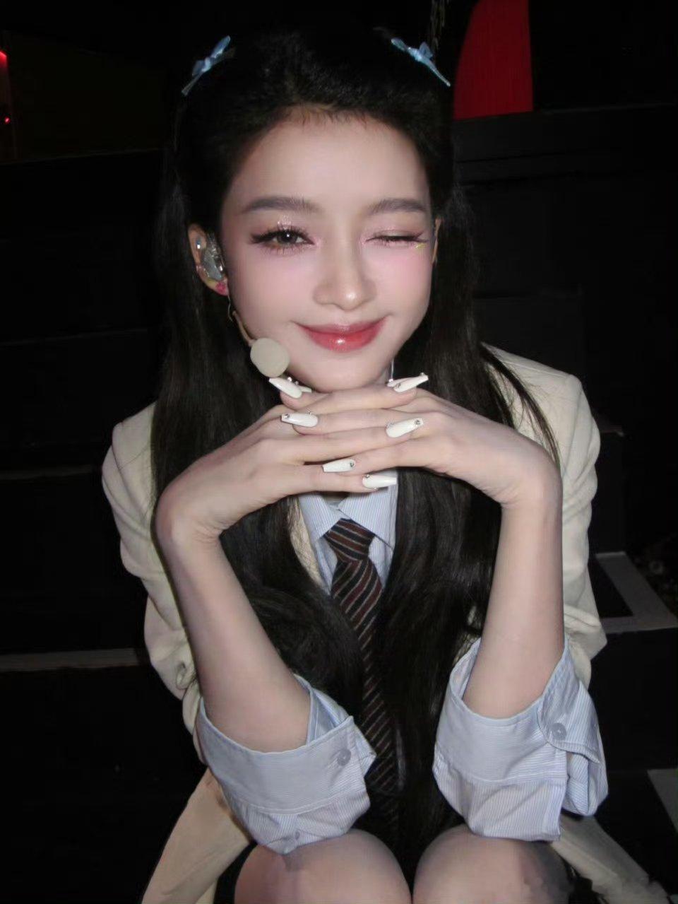 觉得压力大的可以看看孙怡孙怡眼前一黑又一黑吧觉得压力大的可以看看孙怡孙怡眼前一黑