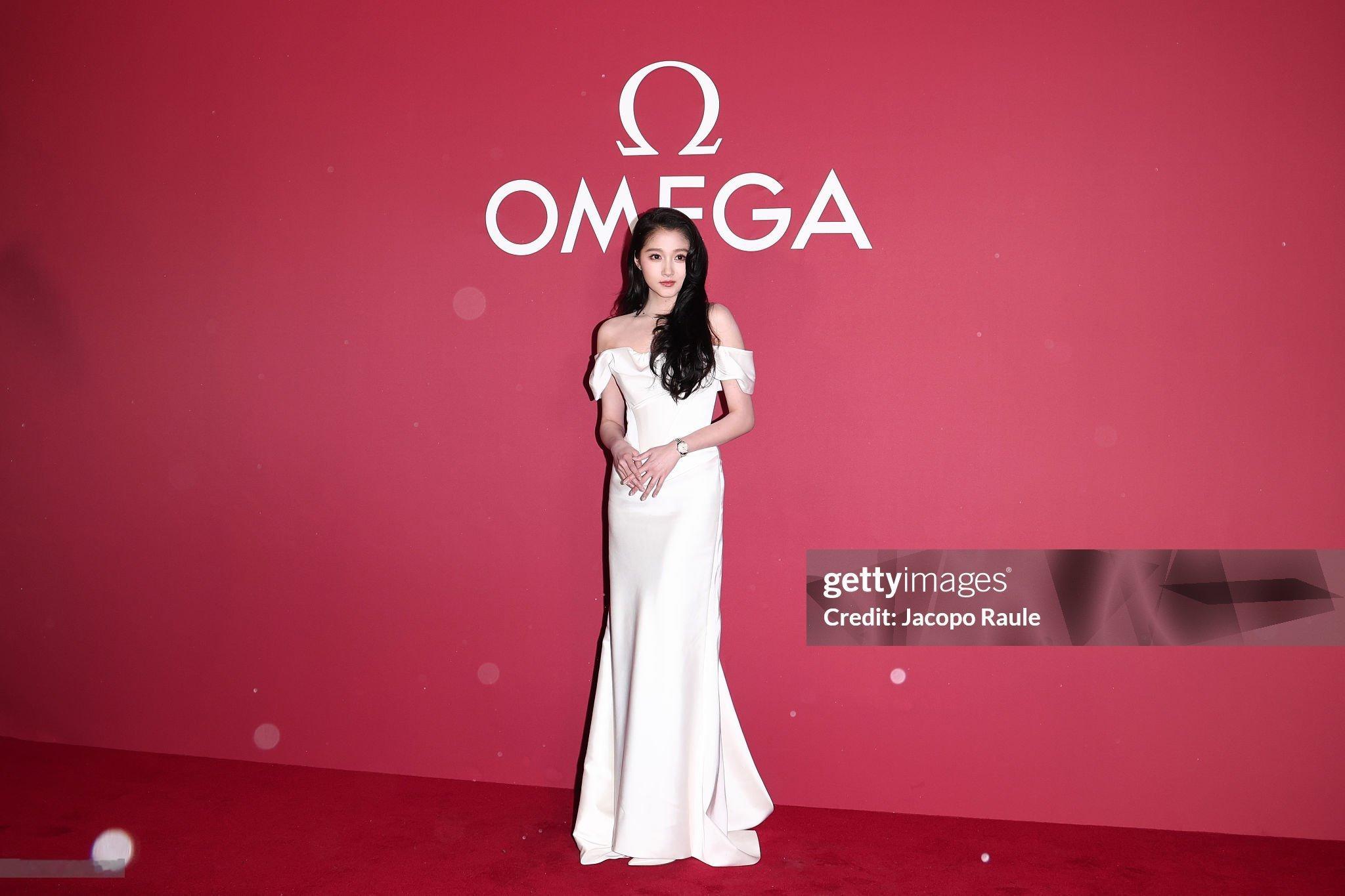 关晓彤｜OMEGAHouseMilano美！亮相米兰冬奥会欧米茄之家的晓彤