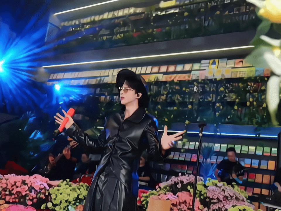 这确定不是演唱会现场吗？康乃馨7.0直播，请来二巡演唱会原班调音人马，音响效果，