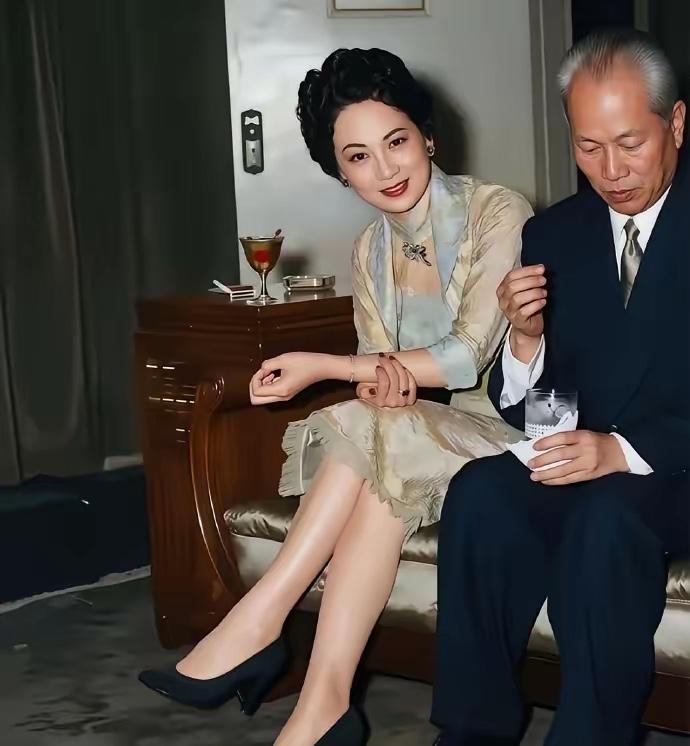宋子安夫人胡其瑛的私人照片，珠圆玉润，她年轻的时候有多美？美的不可方物，美出了天