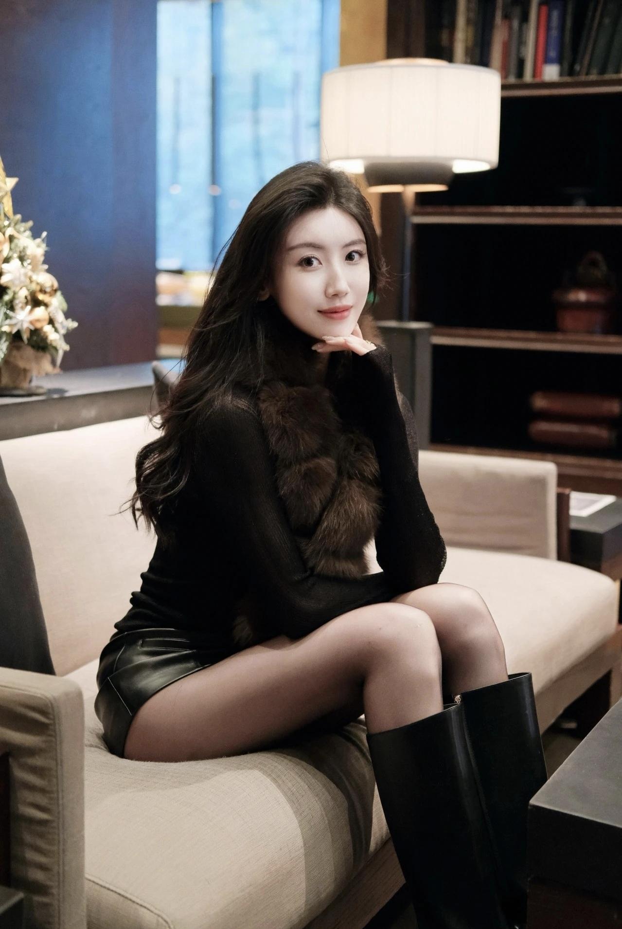 在满是书香的角落，偷得浮生半日闲，让思绪随光影慢慢沉淀