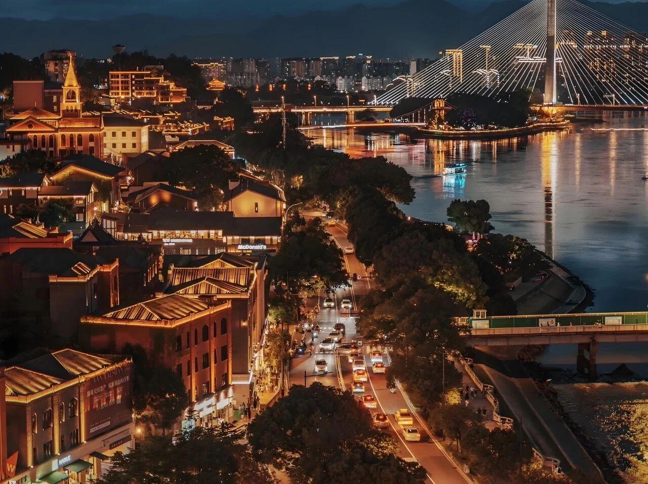 【福州火力全开！上半年力夺文旅与GDP双料冠军】今年上半年，福州交出一份十分亮
