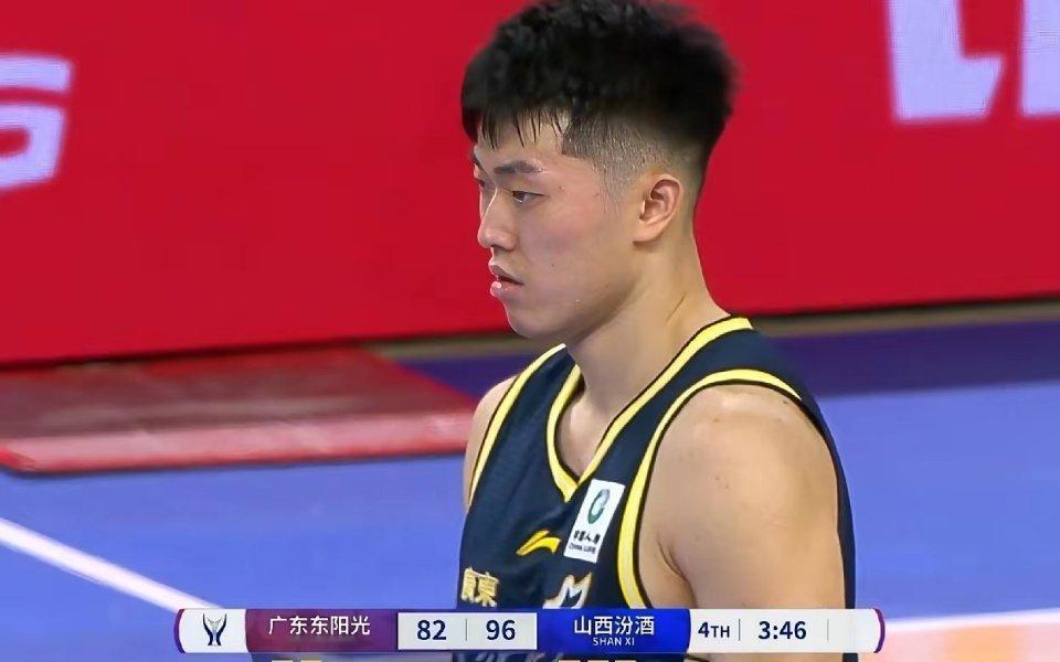 杜峰被气笑了！CBA杯广东苦战四节不敌山西，外援奎因验货成功，小将王洪泽首秀亮眼