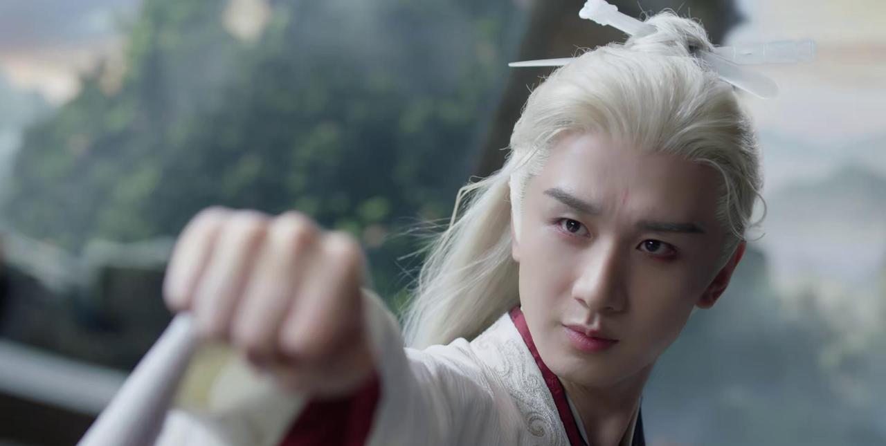 你们发现没？肖战粉丝好像和成毅粉丝对上了！成毅主演的《赴山海》开播以后，网上出