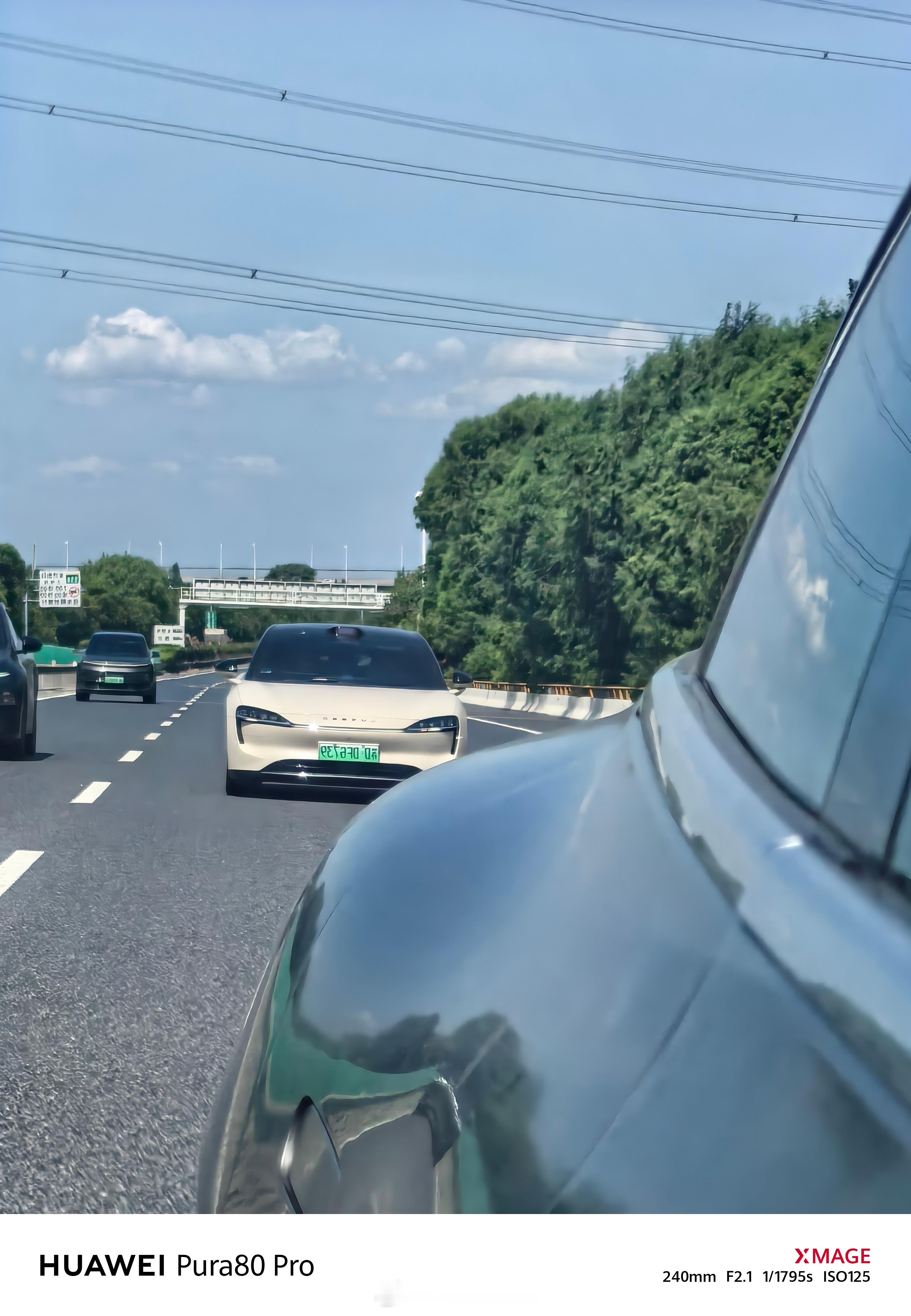 智界S7偶遇另外一辆智界S7，难得吧？智界s7​​​