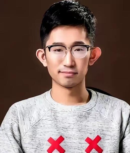 堪称最离谱的枕边翻车现场！清华高智商学霸，被女友趁他夜夜熟睡、长期蚂蚁搬家式偷转