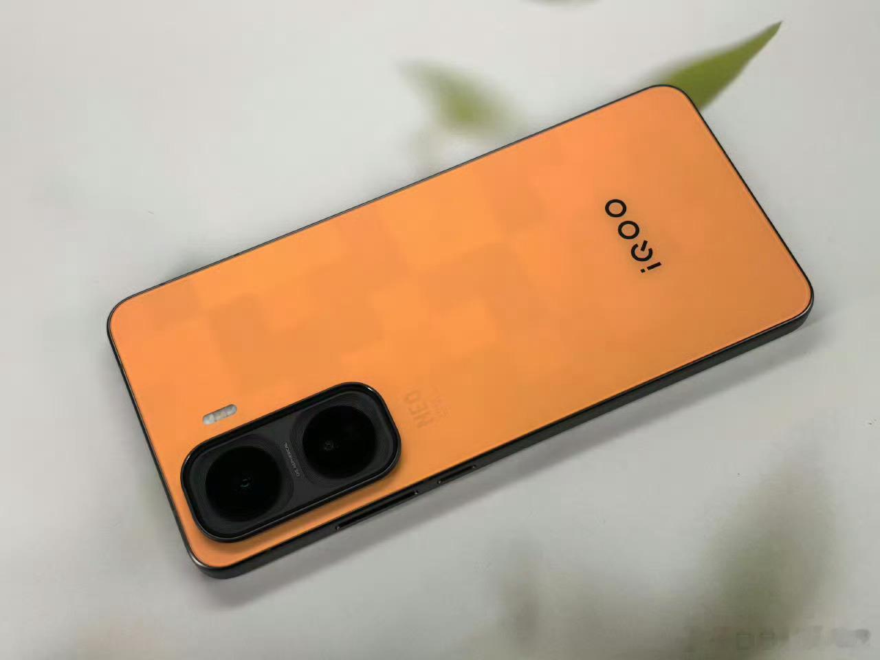 这段时间用iQOONeo11打游戏，体验感真的很舒服🎮连着开黑一下午，帧率稳