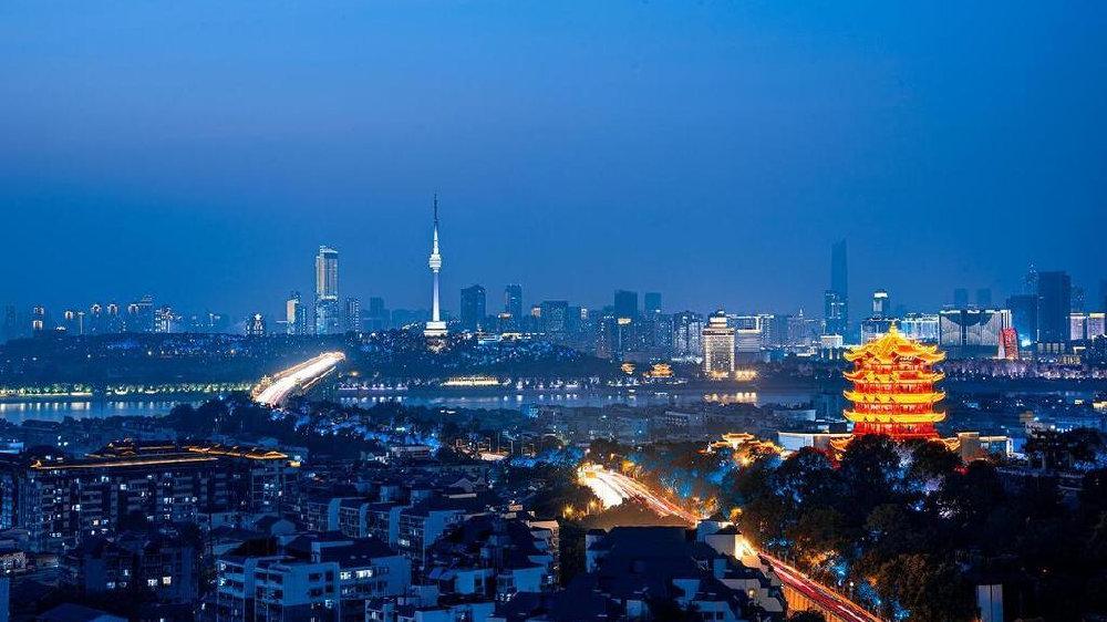 2025年10月，武汉房价均价13200元；2025年10月，长沙房价均价10