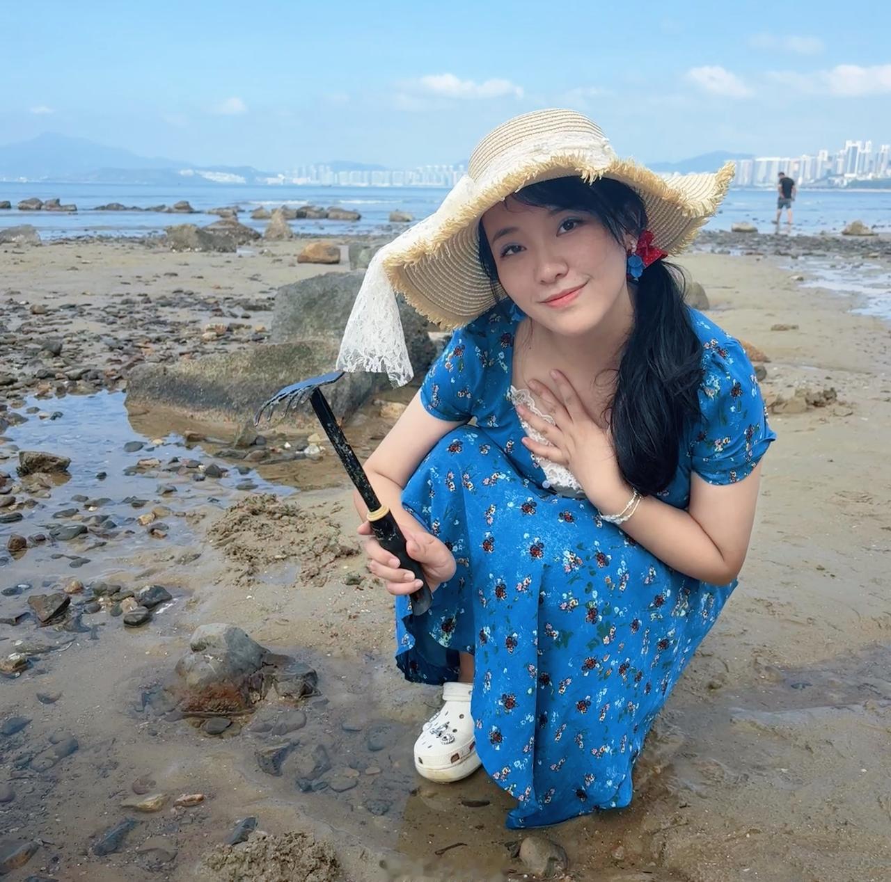 终于休了年假带着狗子自驾8小时来巽寮湾真的很喜欢淡季的海边气温不凉不热没