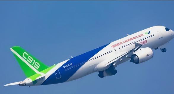 美国这一刀捅的可真够狠！一刀直插C919命脉，中国引以为傲的商飞C919
