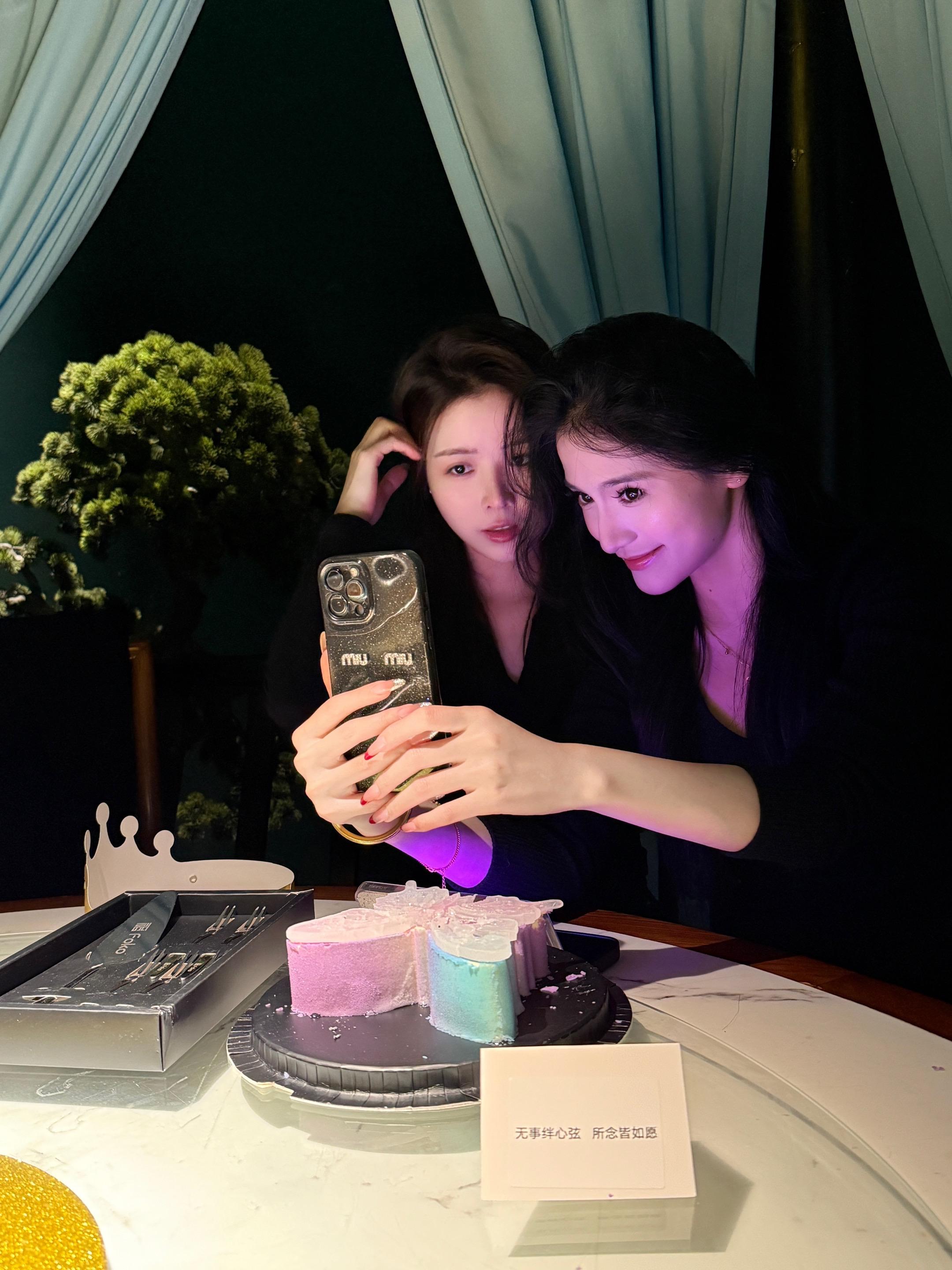 这世界有各种各样的人，恰巧我们成为了朋友，这不是缘分，仅仅我们本应该是...