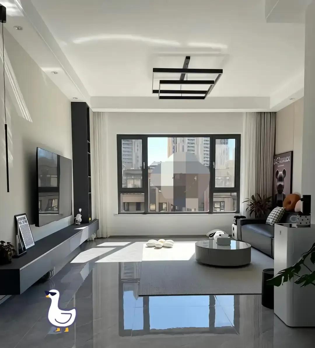 朋友上周签了套主城地铁口新房，单价七千出头，比高峰时九千六便宜快三成。我陪他看