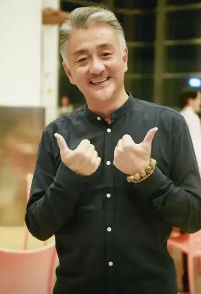 《狮城山海》最近火得一塌糊涂，最大的赢家不是老戏骨巍子，也不是帅气的杨旭文，更不