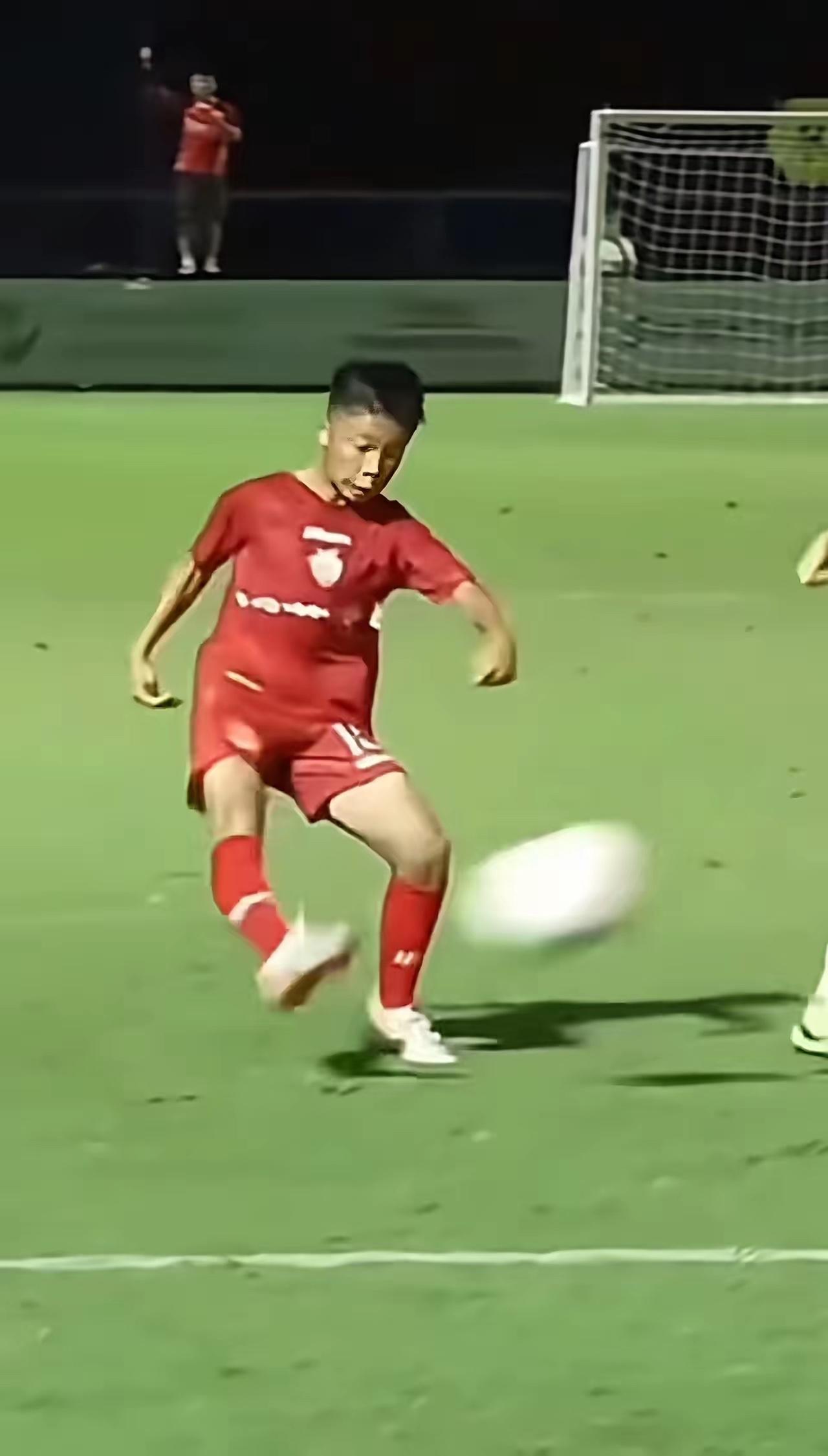 没人能防得住我…这不是狂语和吹牛这是一个12的中国青年足球队员在7场比赛7