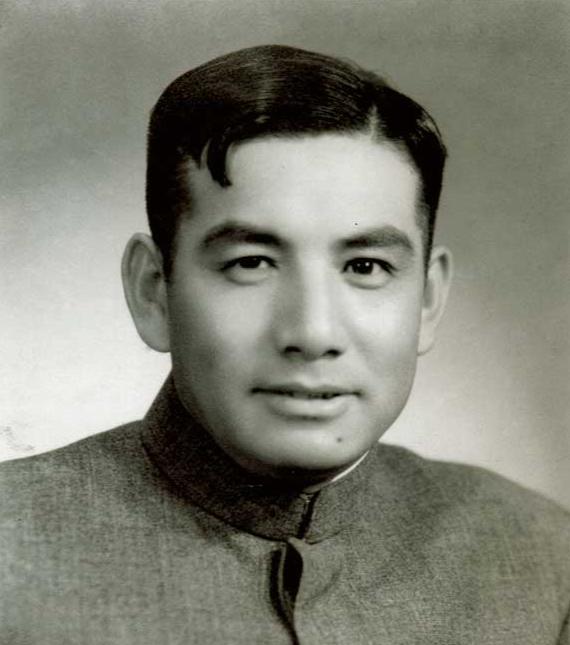 1947年，蒋介石爱将张灵甫被击毙。蒋介石因为李天霞见死不救要枪毙他，结果李天霞