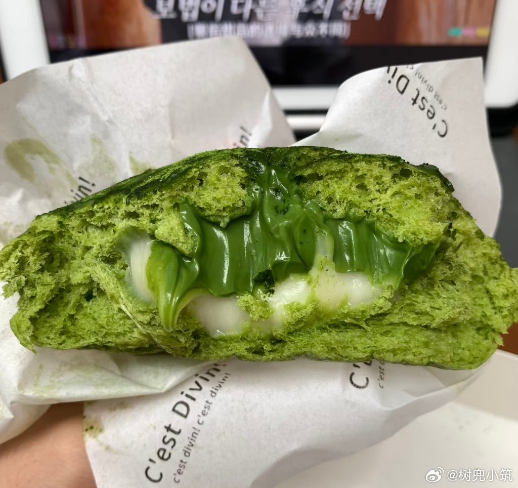 本以为是普通的面包，没想到里面太夸张了