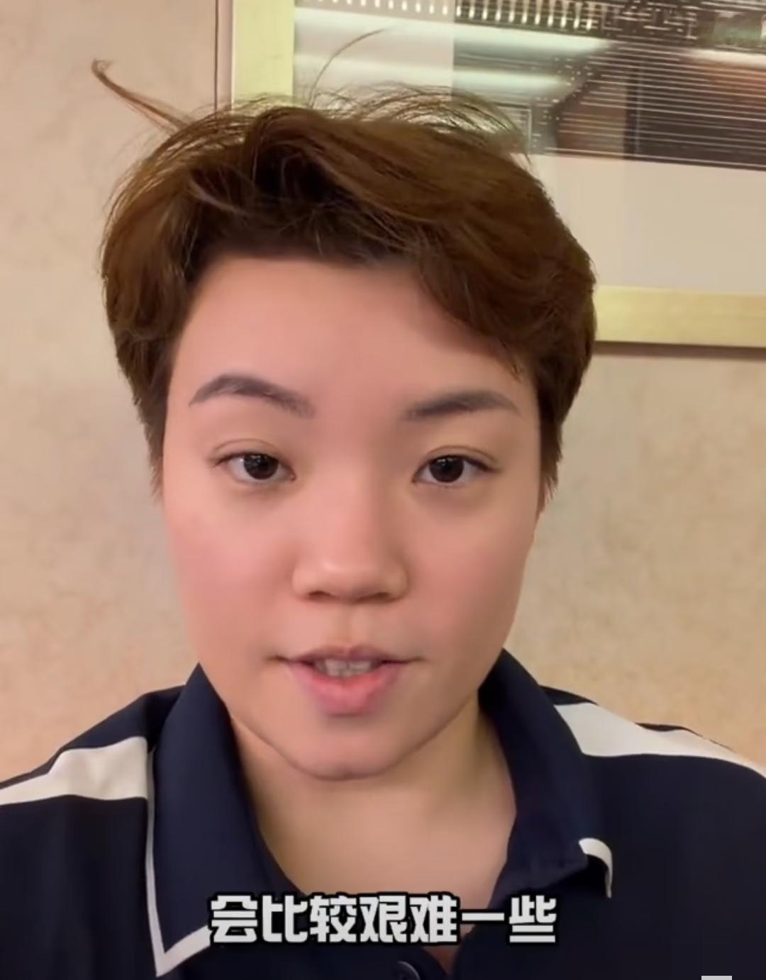 杜姐说，看饭以为到了印度。哈哈，杜凯琹杜姐，有话真敢说。在游轮上，说去吃饭，结