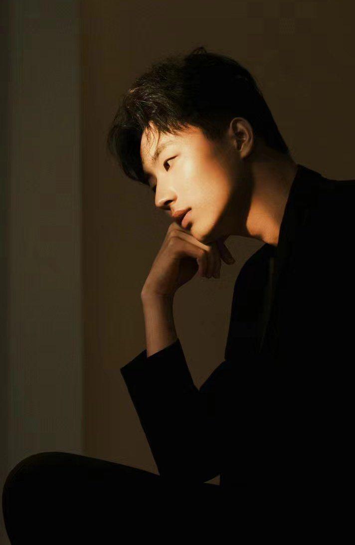 男人动真情后的怪行为？别被骗了，4个细节出卖他的小心思感情这东西，说复杂也复