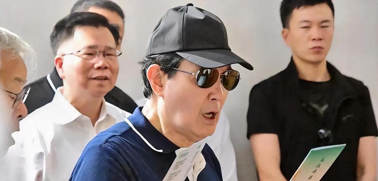 马英九参访厦门鼓浪屿，高唱《龙的传人》收获满堂彩。
