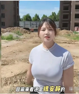 中原御府花园女业主又去工地看她的房子了，原来说复工了，现在貌似又停工了，只有一两