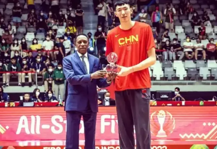 周琦做梦都没想到，这次亚洲杯中国男篮能杀进决赛，估计他心里后悔死了！郭士强说