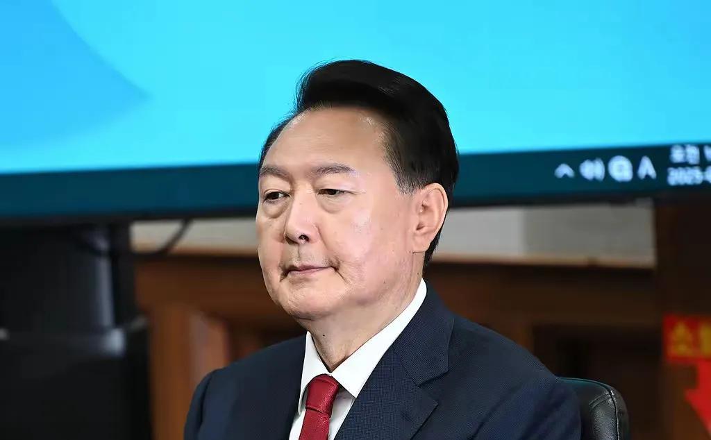 尹锡悦这次或在劫难逃！7月7日，韩媒公布了尹锡悦所受罪名指控的一些细节，列举于