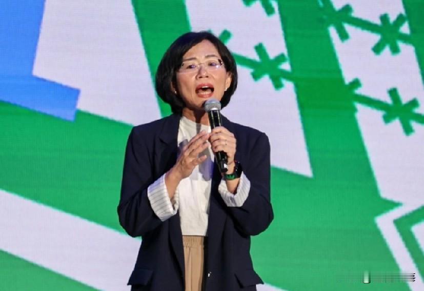 侯友宜的出现让苏巧慧急了，居然点名让李四川执行蓝图。随着侯友宜接下李四川竞选主委