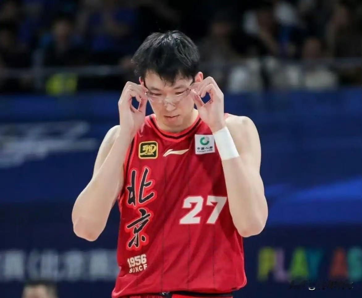 这也太巧了吧！北京男篮下一场将客场挑战新疆男篮，周琦、赵睿都将正面对抗老东家