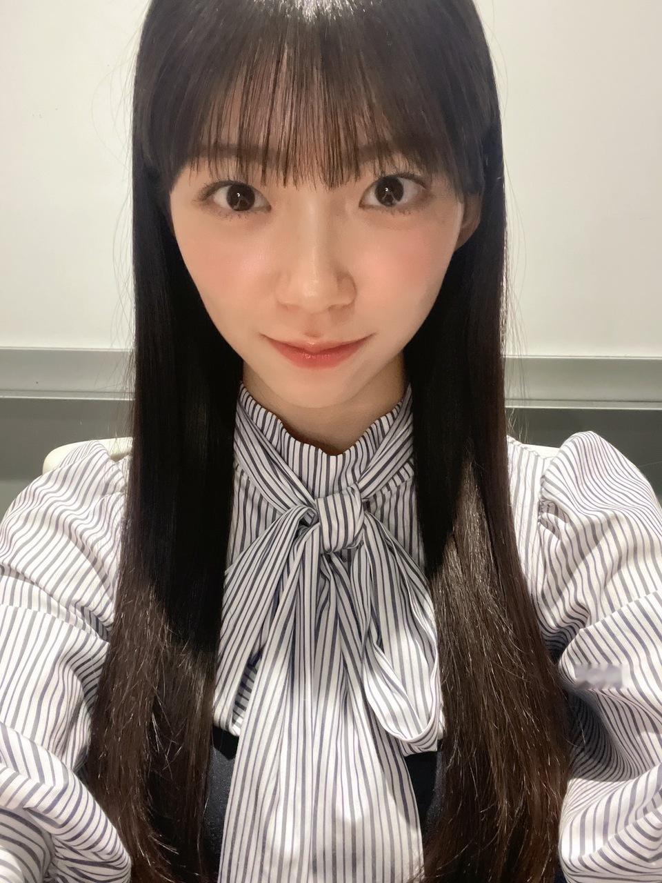 佐藤愛桜「これは、去年の今頃でまだ高校生だった時の写真です~。この時の私は、櫻坂