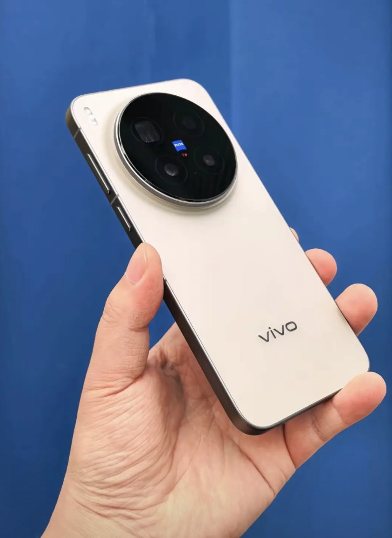 Vivox300发布为什么没有像小米17那么大的热度，是因为没叫vivox1