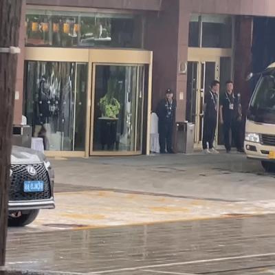8.31王楚钦酒店出发赛场！今晚战鲁能~头哥酒店出发赛场了！今天晚上19点比赛