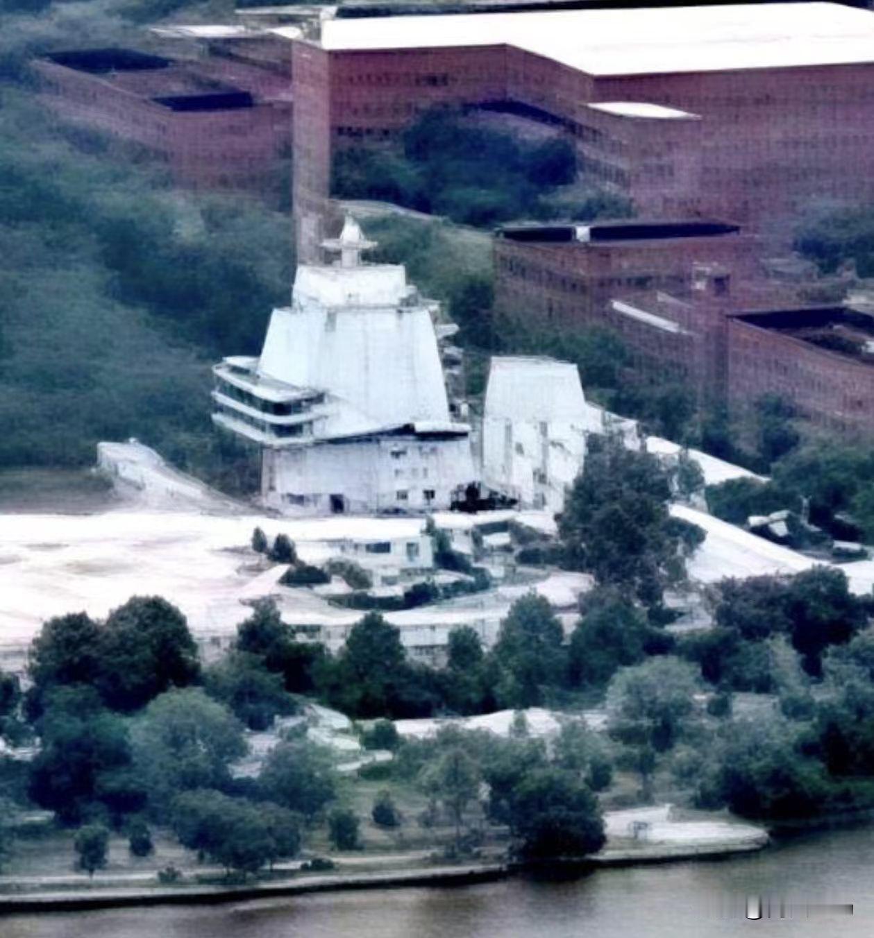 美国海军虽然有11艘，但实际上也只有5艘、6艘能用可用，有些甚至很快就要退役了！