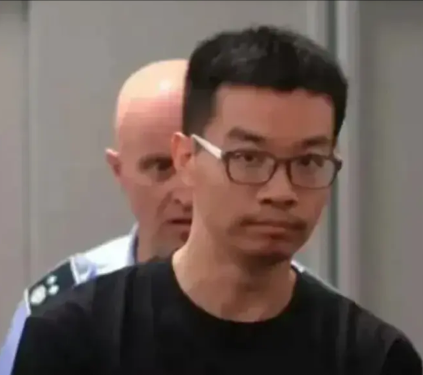 查内鬼，抓间谍，当务之急！7月3日，上海的科技人才徐泽伟，夫妻二人前往意大利